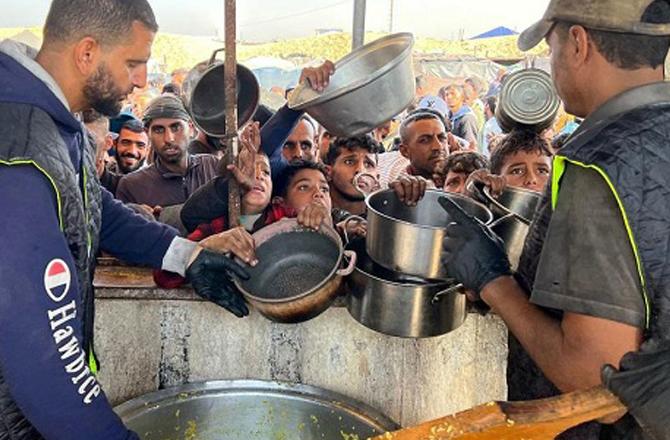 غزہ جنگ: غزہ قبرستان بن چکا جس سے دنیا نے نظریں پھیر لی ہیں: امدادی ادارے