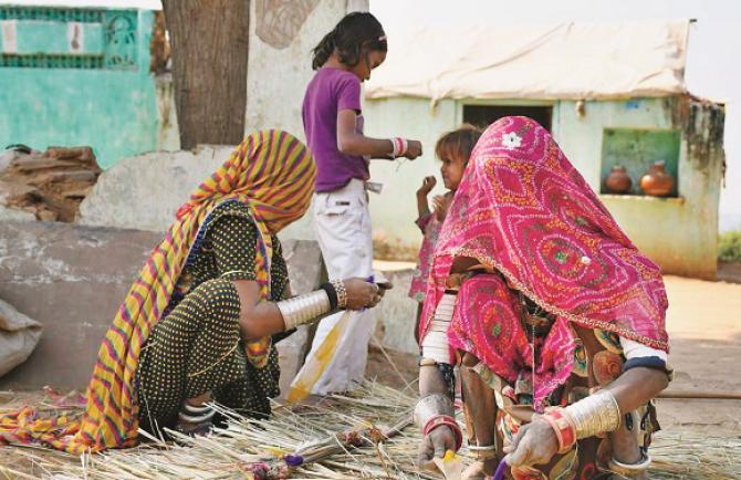 خانہ بدوش خواتین مجسم جذبۂ ایثار ہوتی ہیں