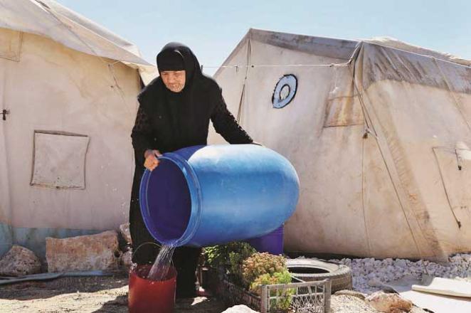 شام میں پانی کا سنگین بحران، بےگھر افراد پانی خریدنے پر مجبور 