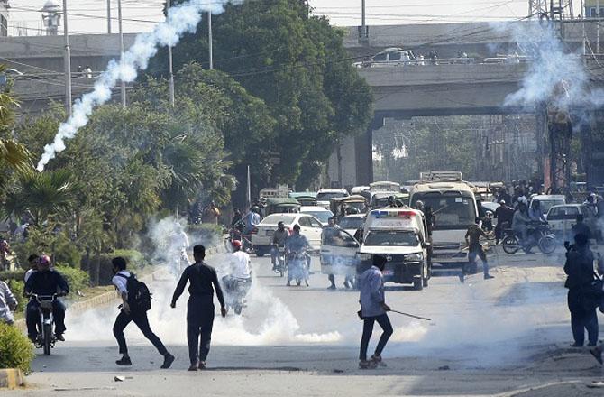 پاکستان مبینہ عصمت دری معاملہ: پنجاب میں تمام تعلیمی ادارے بند