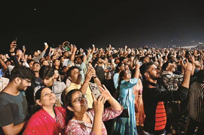 نئے سال کے جشن پر قیمتی موبائل فون چرانے والے۴؍افراد گرفتار 