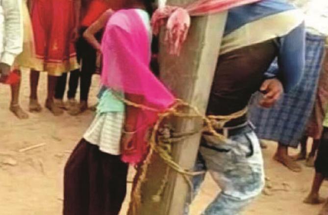 The Minor Couple Was Tied To Pole And Bbeatenنابالغ جوڑے کو کھمبے سے 