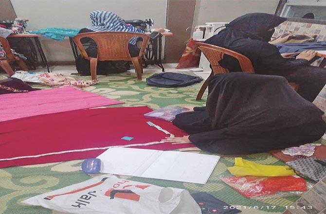 Tailoring Class Of Mira Road Jamaat E Islami Helps Helpless Divorced Women And Orphan Girls To Become Self Sufficient میراروڈ جماعت اسلامی کی ٹیلرنگ کلاس نےبےسہارابیوہ مطلقہ خواتین اوریتیم بچیوں کوخود کفیل میں