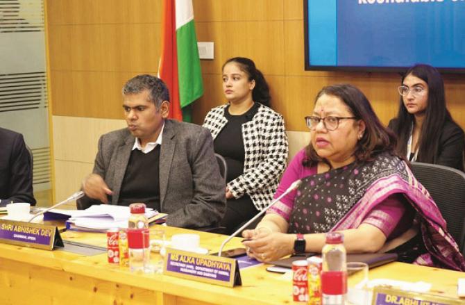 Alka Upadhyay and others at Dairy Round Table Conference. Photo: PIB