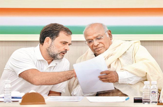 Party president Kharge and senior leader Rahul Gandhi during a meeting with the Bihar unit in Delhi. Photo: PTI