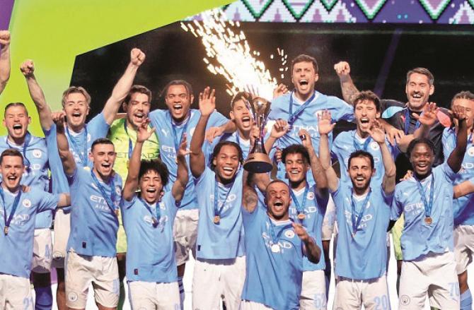 Manchester City players celebrating with the trophy, according to Pep Guardiola, this trophy is very special to him. Photo: INN Photo: INN