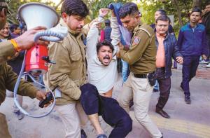  دہلی یونیورسٹی میں بھی بی بی سی ڈاکیومنٹری کی نمائش پر پولیس ایکشن