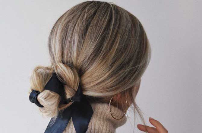 ربَن یا اسکارف بَن (Ribbon or Scarf Bun): رومال، ربَن یا اسکارف کی مدد سے بَن بنا کر بالوں کو منفرد لُک دے سکتی ہیں۔ اسے بنانے کے لئے پورے بالوں کو سمیٹ لیں۔ اس کے بعد ربن کے ساتھ ایک ڈھیلی چوٹی بنائیں۔ اب پوری چوٹی کو ڈھیلے جوڑے کی شکل دیں اور ربن کو مدد سے پورے جوڑے کو باندھ لیں۔ یہ بَن دلکش معلوم ہوتا ہے۔