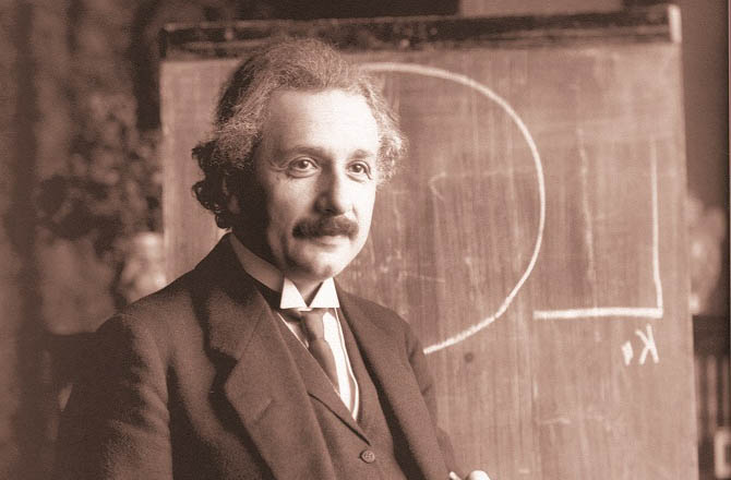 البرٹ آئنسٹائن (Albert Einstein)آئی کیو:۱۶۰؍ سے ۲۲۵؍ کے درمیان&nbsp;البرٹ آئنسٹائن اپنے نظریۂ اضافیت کے سبب دنیا بھر میں مشہور ہیں۔ ۱۹۰۵ء کو ان کے کارناموں کا سال کہا جاتا ہے جس میں ان کے ۴؍ مقالے شائع ہوئے تھے۔ وہ نہ صرف ایک عظیم سائنسداں تھے بلکہ ایک اچھے پروفیسر بھی تھے۔ جرمنی سے تعلق ہونے کے علاوہ انہیں سوئزر لینڈ، آسٹریا، جمہوریہ وایمار، امریکہ اور اسرائیل کی شہریت حاصل تھی۔ وہ دنیا کے کئی اہم اداروں کے ممبر بھی تھے، اور ان کی رائے کو اہم خیال کیا جاتا تھا۔ آئنسٹائن نے علم الکائنات کے بارے بھی تحقیقی نظریات پیش کئے تھے۔