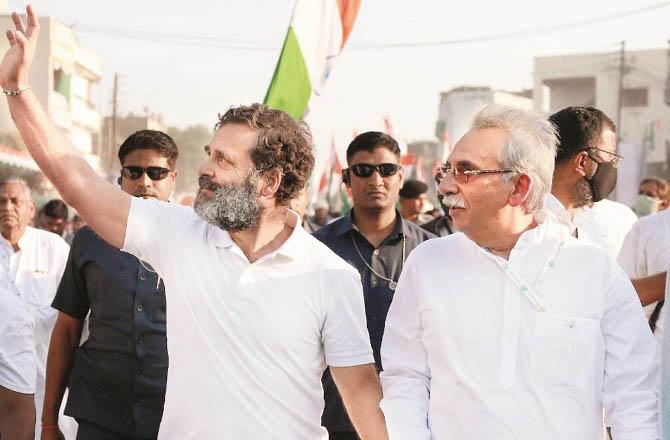 Amin Patel with Leader of Opposition Rahul Gandhi in Lok Sabha. Photo: INN