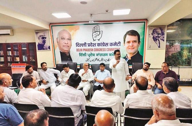 A scene from the monthly meeting of the Chandni Chowk District Congress Committee. Photo: INN