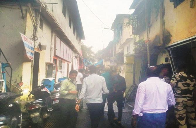 Survey is being conducted in Dharavi Transit Camp. Photo: INN