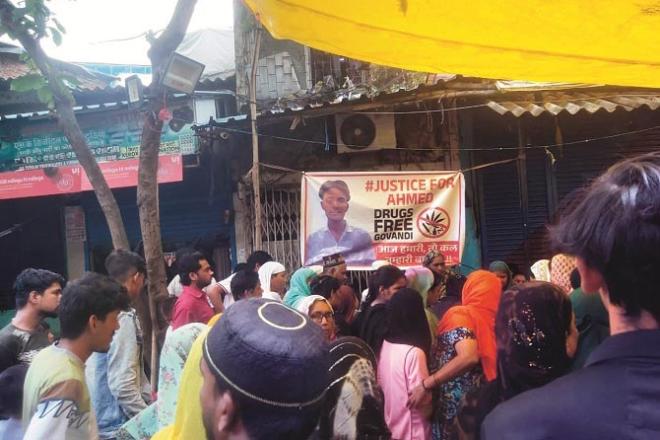 A protest has been going on for the last 3 days in Govindi against the scourge of drugs and crimes. Photo: INN