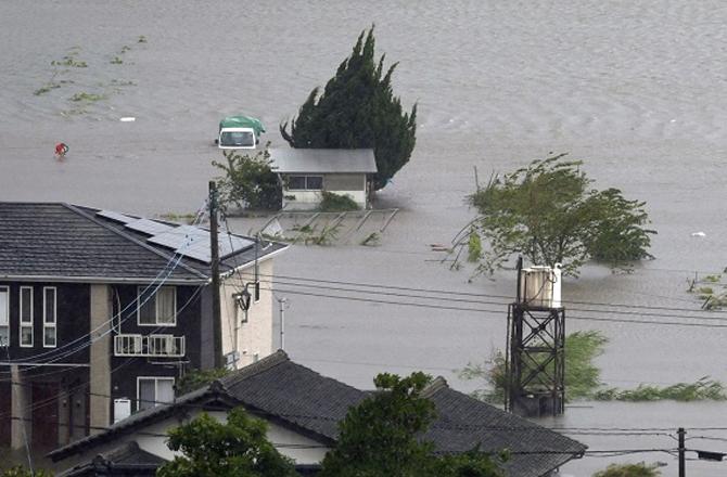 Many areas of Japan have been flooded due to heavy rain. Photo: INN.