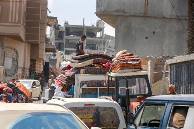 Palestinian families on the move. Photo: X