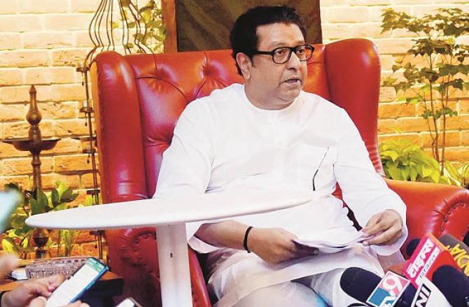 Raj Thackeray is now finding it difficult to answer Maratha Karkanan. Photo: INN