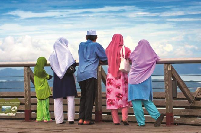 Shariat clarifies individual, family and mutual relations in such a way that no problem remains. Photo: INN