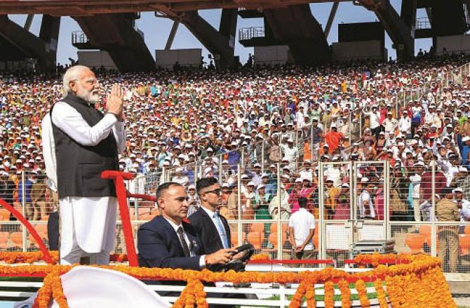 Prime Minister Modi can be seen among the people in the Jalsa Gah. Photo: PTI