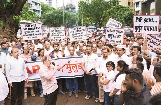 Residents of Dharavi protested against the Adani project. Photo: INN