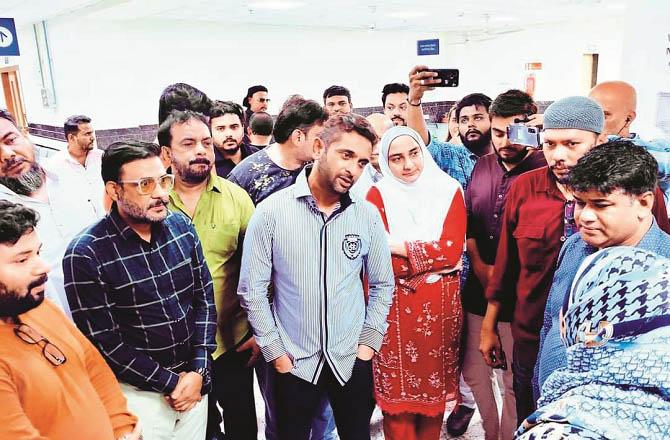 Najeeb Mulla and others in the hospital. Photo: INN