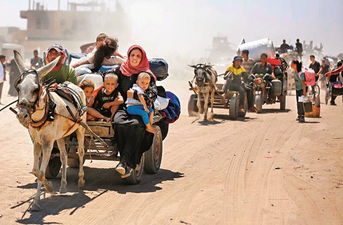 One hundred and fifty thousand people have become homeless in Gaza within 24 hours. Photo: PTI.