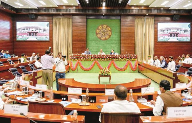 An all-party meeting was held under the leadership of Defense Minister Rajnath Singh in which all opposition parties except the TMC participated. Photo: PTI