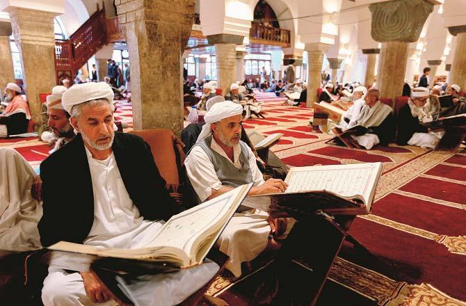 In the Qur`an and the books of hadiths, there are mentions of the qualities that Allah and His Messenger (PBUH) require of believers. Photo: INN