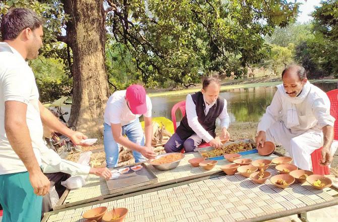 Similarly, in weddings, meat was taken out in a parai (earthen pot). Photo: INN