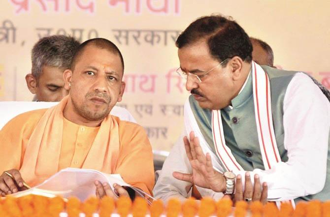 These days, the political tussle between UP Deputy Chief Minister Keshuprasad Maurya and Chief Minister Yogi Adityanath is the topic of discussion. Photo: INN