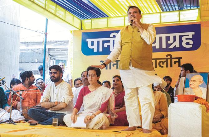 While your leader Sanjay Singh was speaking, Atishi and your other leaders sat on hunger strike on the stage. Photo: INN