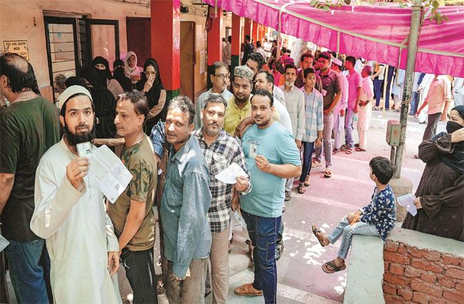 In the current election, Muslim voters showed great enthusiasm. Photo: PTI