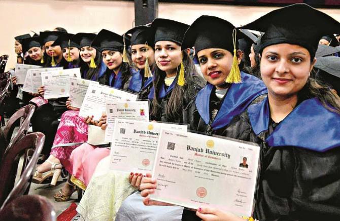 In every dimension of education and in every field, girls are proving to be the best. On the result day of every exam from SSC to Post Graduation, every newspaper usually has a headline like "Girls ahead of boys again...". Photo: INN