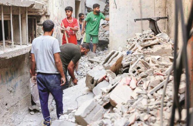 Ismail Haniya`s sister`s house turned into a pile of rubble in the Israeli attack. Photo: INN