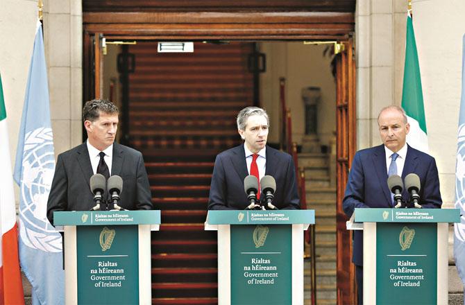 Prime Ministers of Spain, Norway and Ireland holding a joint press conference