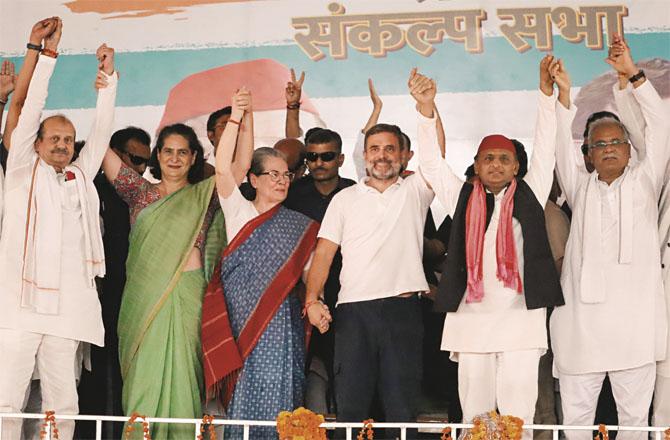 Rahul Gandhi, Priyanka Gandhi, Sonia Gandhi, Bhupesh Baghel and others at Rae Bareli rally. Photo: INN