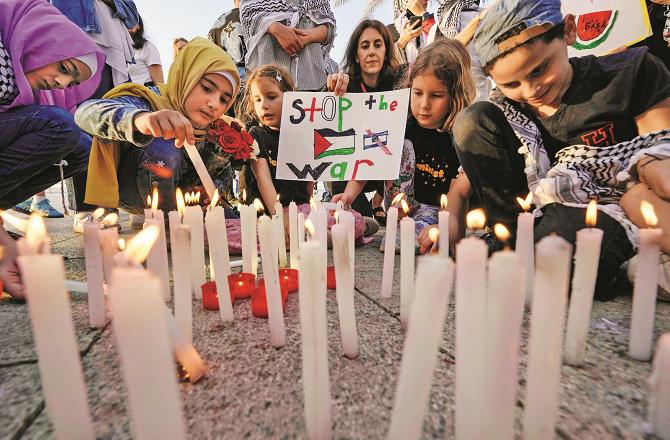 On Monday in Beirut, the capital of Lebanon, there was a protest in support of the Palestinians. Photo: AP/PTI