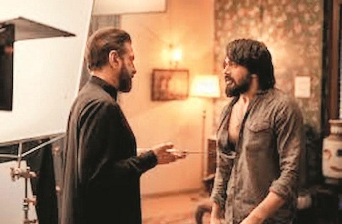 Bhuvan Bam and Javed Jaffrey can be seen in a scene from the web series `Taza Khabar 2`. Photo: INN