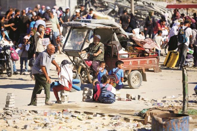 After the Israeli attack on Gaza, 90 percent of the population has become homeless and is forced to wander from door to door. Photo: INN