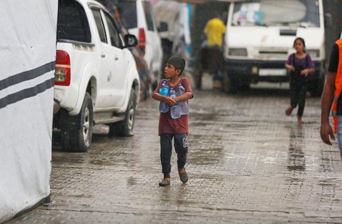 Access to basic goods has become more difficult for Palestinians during the Gaza war. Photo: X