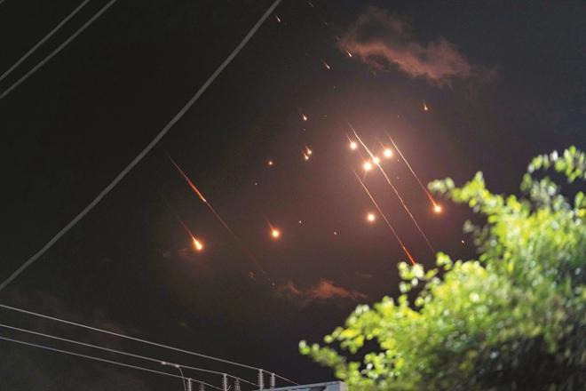 Iran showed its strength by raining missiles on Israel. Photo: INN