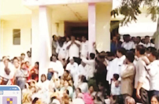 On sit in outside Sangamner Police Station. Photo: INN.