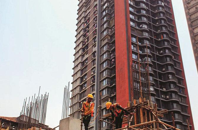 As for Mumbai, it is said that its population is moving upwards rather than downwards. Photo: INN