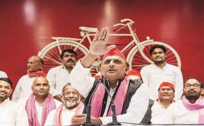 Akhilesh says that during the Samajwadi regime, facilities were given to farmers, markets were established, but BJP ruined everything. Photo: INN