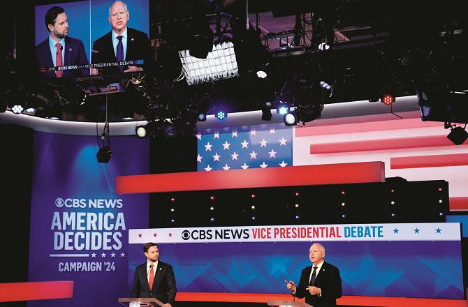 Tim Walls (Democratic Party) JD Vance (Republican Party) during the debate. Photo: INN.