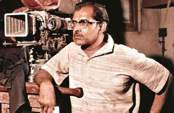 Hrishikesh Mukherjee believed in making small but quality films. Photo: INN