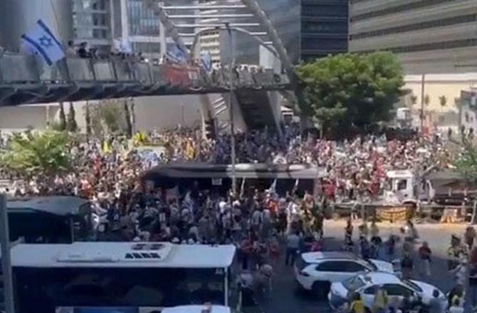 Protesters have blocked roads in Israel. Photo: X