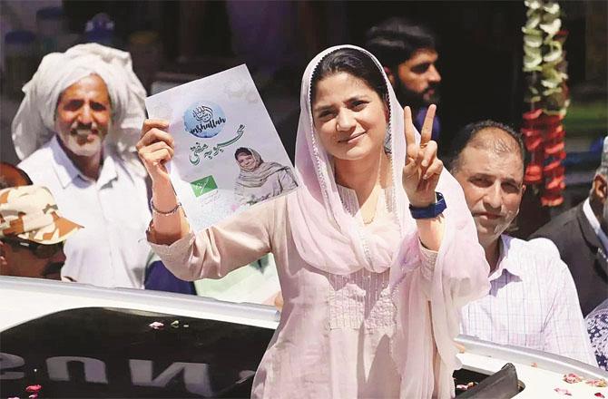 Mehbooba Mufti`s daughter Ilja Mufti is hopeful for her victory. Photo: INN