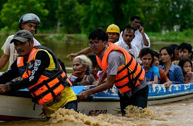 Search and rescue operations are underway in Myanmar. Photo: INN.