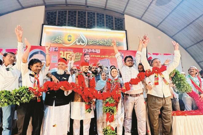 Abu Asim Azmi, Shan Hind and other leaders. Photo: INN