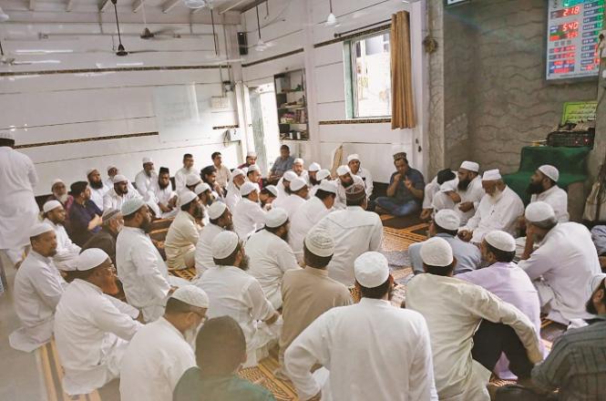 A view of the meeting held against the Waqf Amendment Bill at Masjid Quba in Maloni Azmi Nagar. Photo: INN